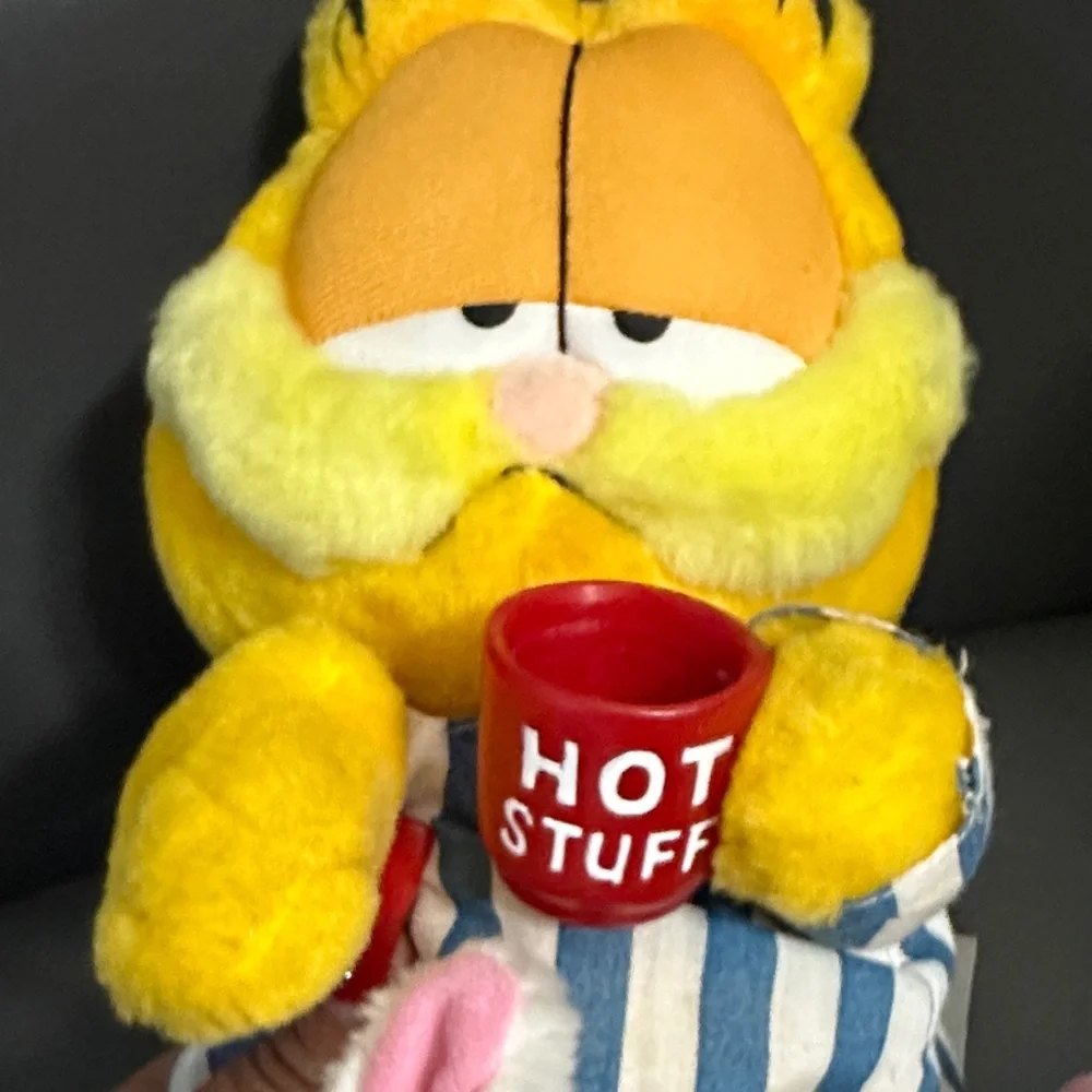 Playful Cat Plush Toy - Yellow and White